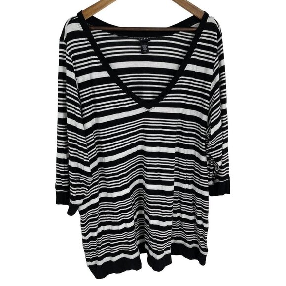 Torrid 3/4 Sleeve V-Neck Tunic Length Pullover Size 4X - Picture 1 of 6